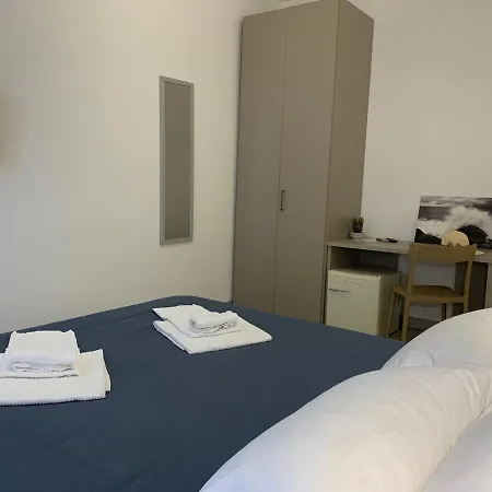 Sapore Di Mare B&B 레반토