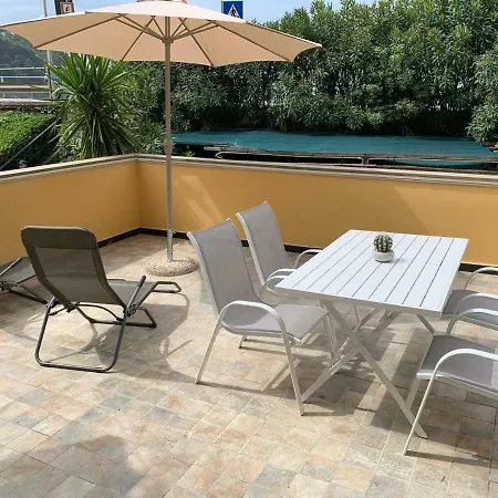 Sapore Di Mare B&B 레반토